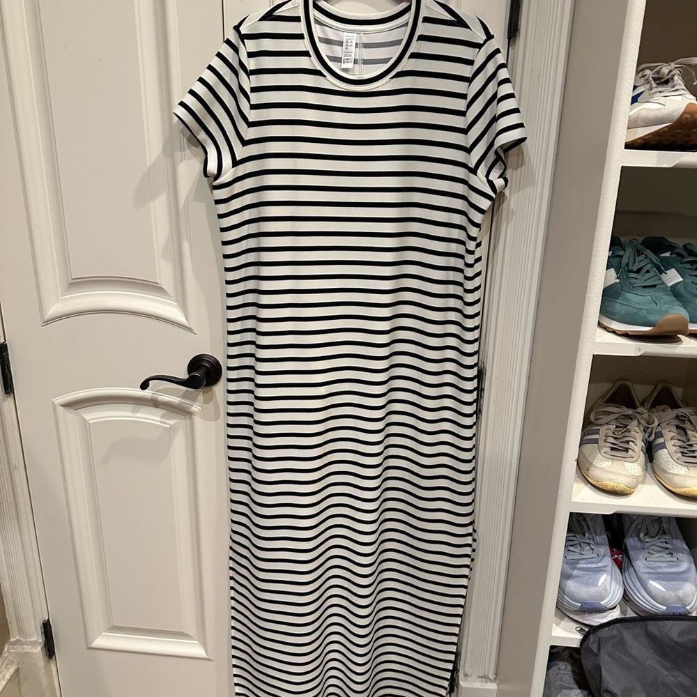 SPANX Black and White Striped Midi Dress - Picture 5 of 9
